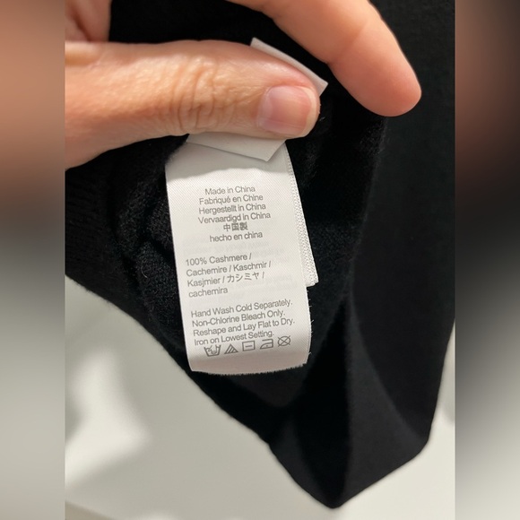 J Crew Mens Cashmere Sweater XS in Black Midweight Crewneck Luxury Classic $158 - Picture 10 of 11